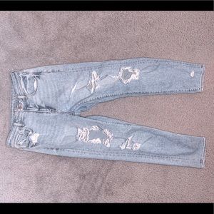 American Eagle high rise ripped mom jeans!